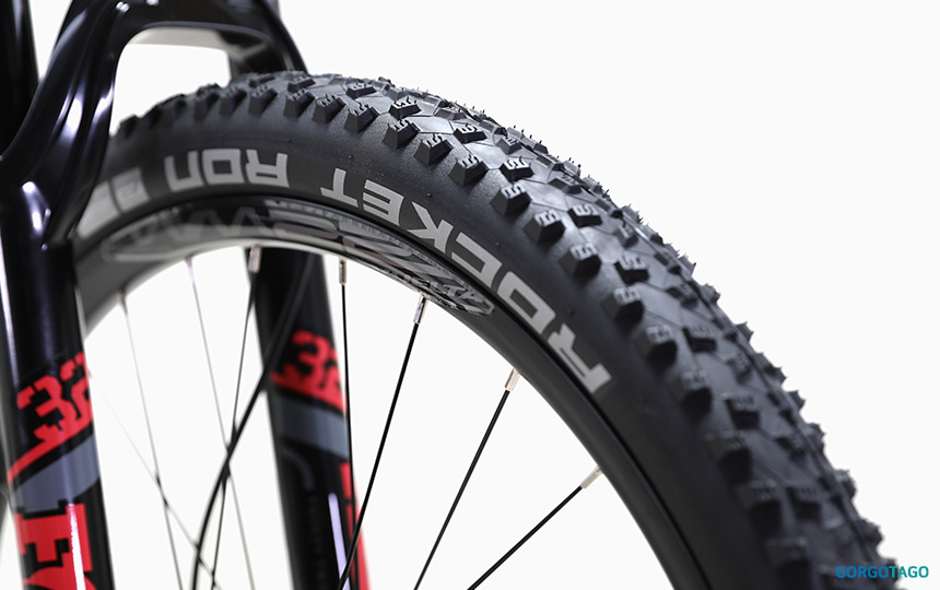 2024 첼로 크로노 70 MTB 27.5 시마노 MT410 센터락 허브와 휠 디테일