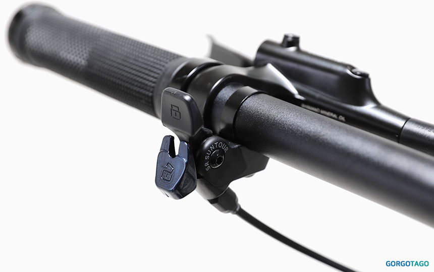 서스펜션 구조 디테일