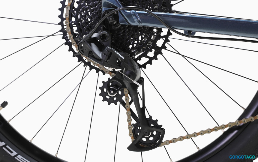 Cube Attention drivetrain detail 2