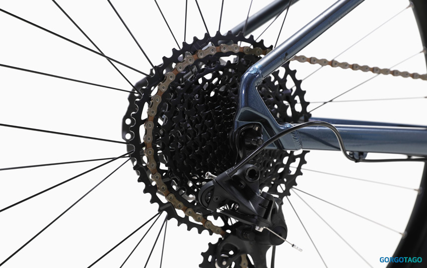 Cube Attention drivetrain detail 3