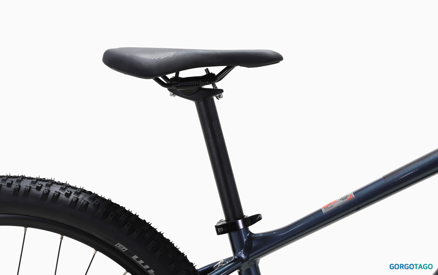 Cube Attention seat detail 1