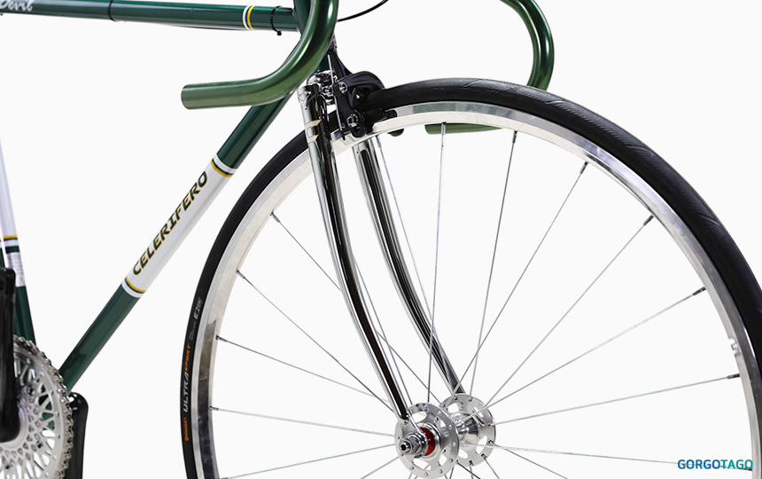 셀레리페로 데빌 러그드 크로몰리 리지드 포크 프론트 디테일