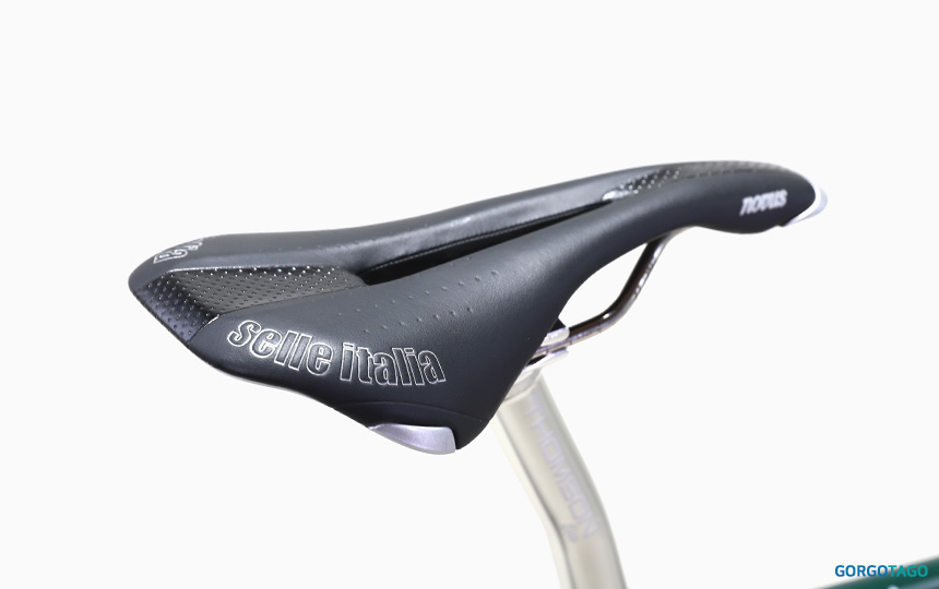셀레리페로 데빌 셀레이탈리아 안장 디테일