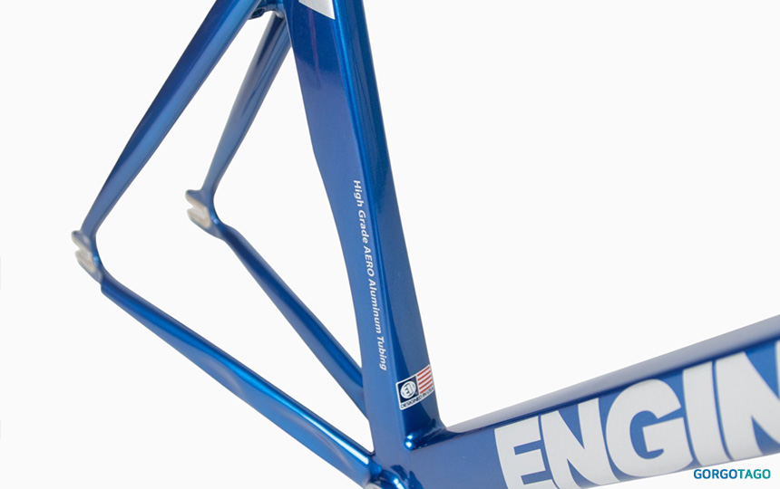 엔진11 리븐 블루 썬더 헤드튜브와 포크 그래픽 디테일