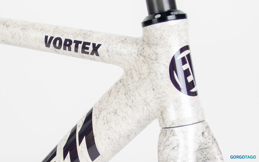 2026 엔진11 볼텍스 픽시 오프 화이트 프레임 컬러 디테일 3