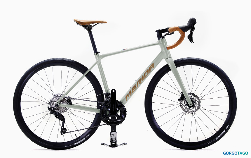 2026 메리다 스컬트라 400 실크모스 그레이 컬러 완성차 이미지