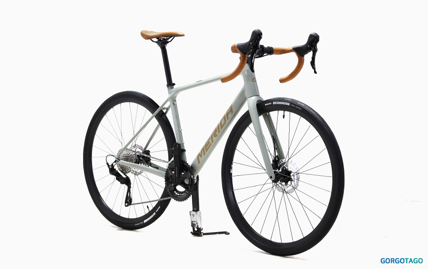 2026 메리다 스컬트라 400 실크모스 그레이 컬러 측면 이미지