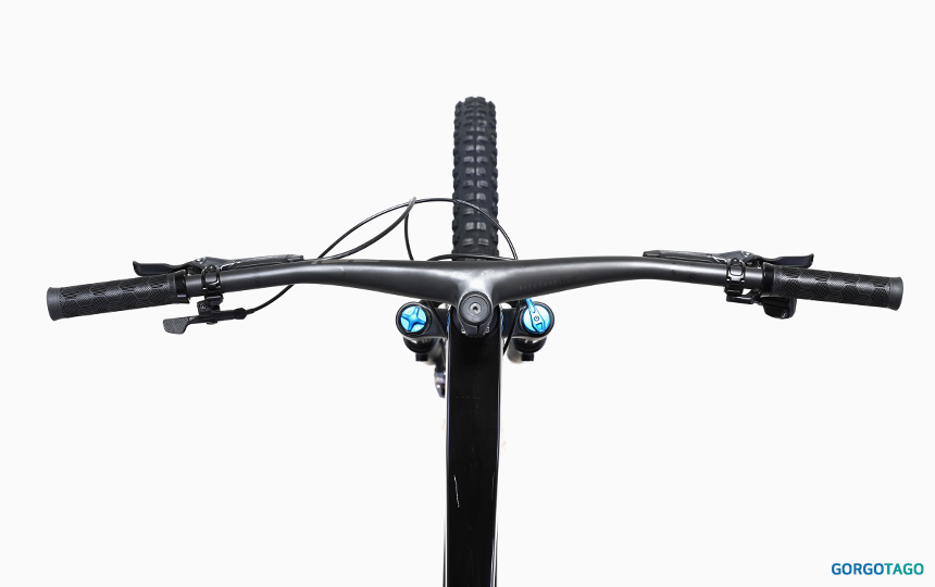 2025 TREK Fuel EX 9.8 GX AXS Gen 6 MTB cockpit detail 1