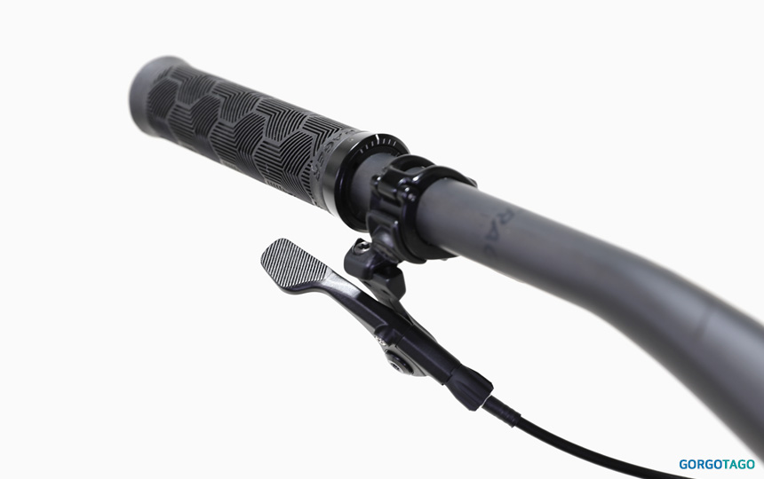 2025 TREK Fuel EX 9.8 GX AXS Gen 6 MTB cockpit detail 7