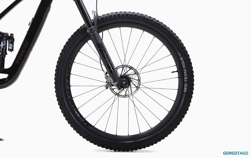 2025 TREK Fuel EX 9.8 GX AXS Gen 6 MTB wheel detail 1