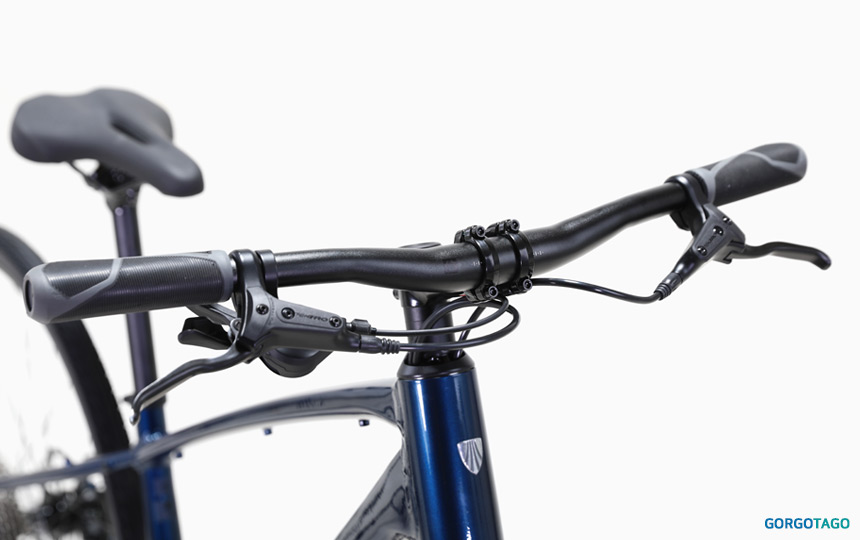 2025 TREK FX 2 Gen 4 cockpit detail 1