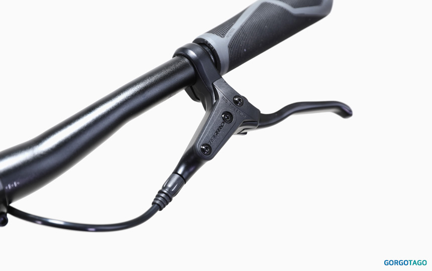 2025 TREK FX 2 Gen 4 cockpit detail 4