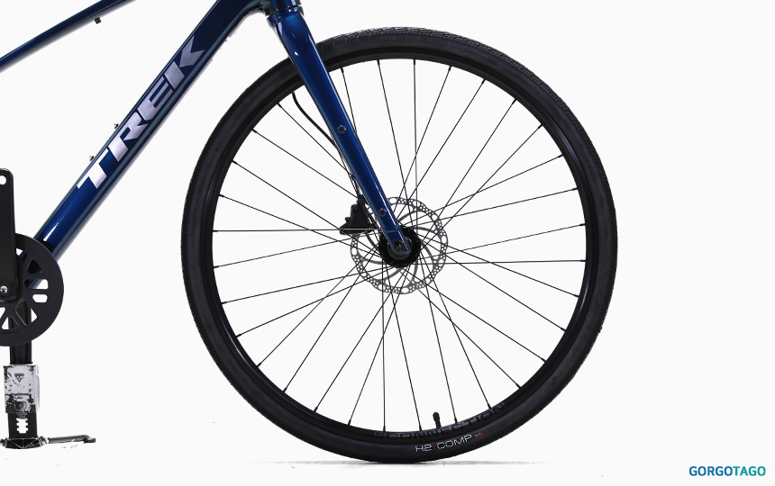 2025 TREK FX 2 Gen 4 wheel detail 1