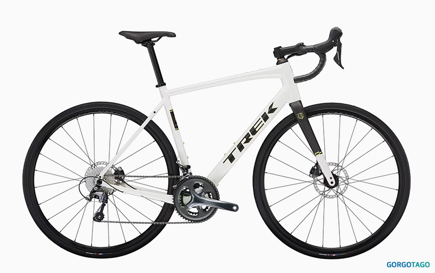 2026 트렉 도마니 AL 4 4세대 화이트 컬러 측면 전체 모습