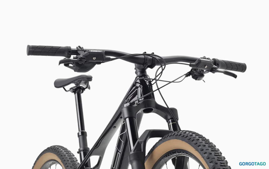 2026 트렉 프로칼리버 9.6 3세대 와이드 핸들바와 짧은 스템 콕핏 구성