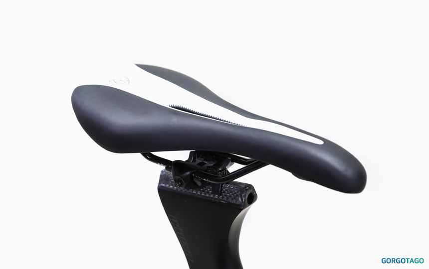 2026 언노운 LV3 프리미엄 픽시 오레오 안장