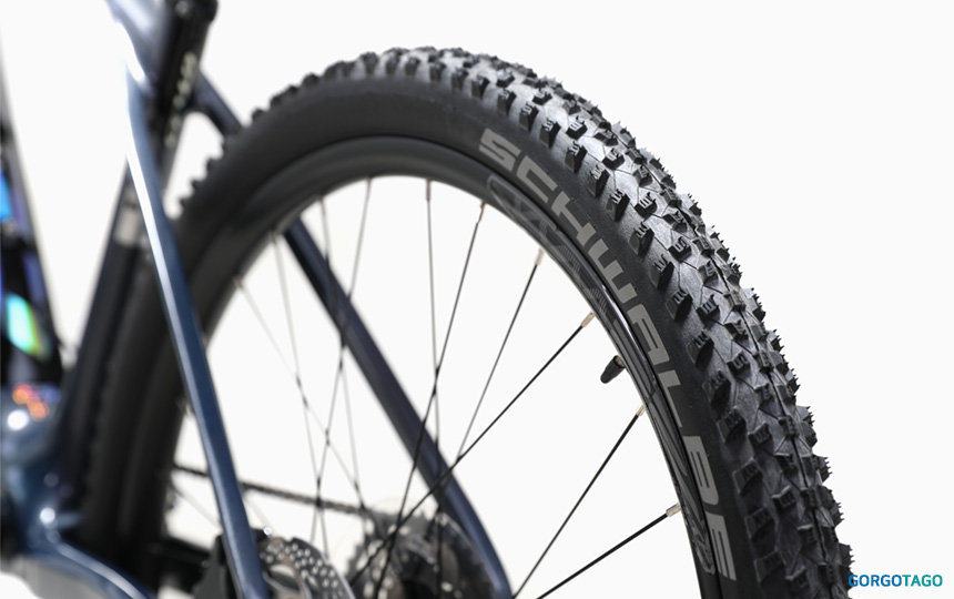 2024 첼로 크로노 50 MTB 27.5 슈발베 로켓 론 타이어 디테일