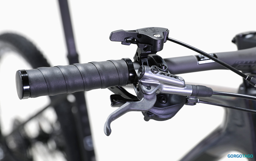 2024 첼로 크로노 90 MTB 27.5 I-SPEC EV 변속 레버 디테일