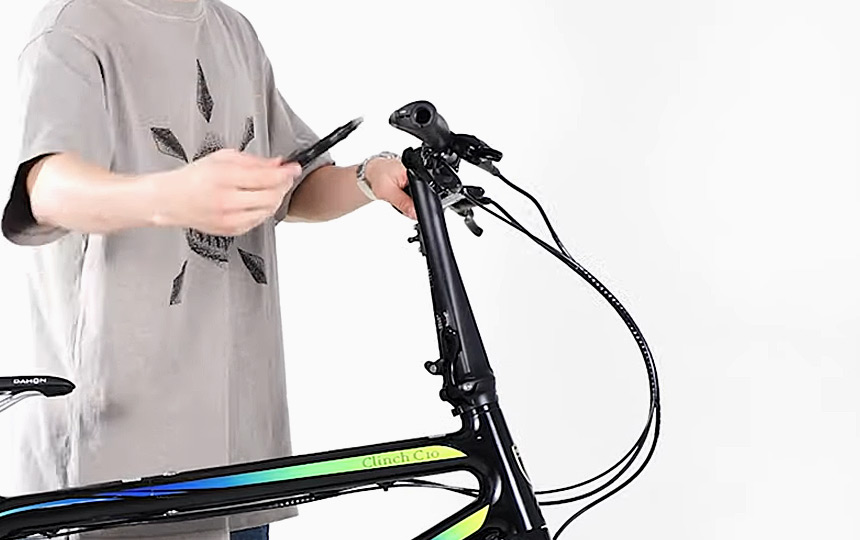 다혼 클린치 D10 카본 미니벨로 핸들바 엔드캡 공구 디테일 2