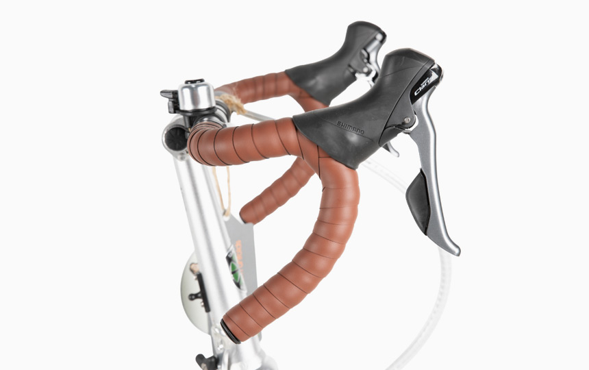 다혼 대쉬 D16 드롭바 콕핏과 클라리스 듀얼레버 디테일