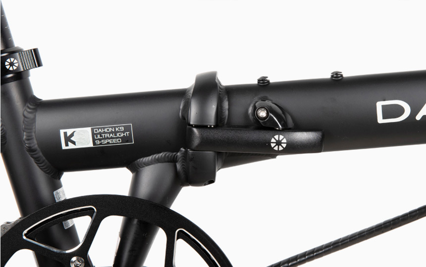 다혼 K9 중앙 폴딩 힌지 프레임 디테일