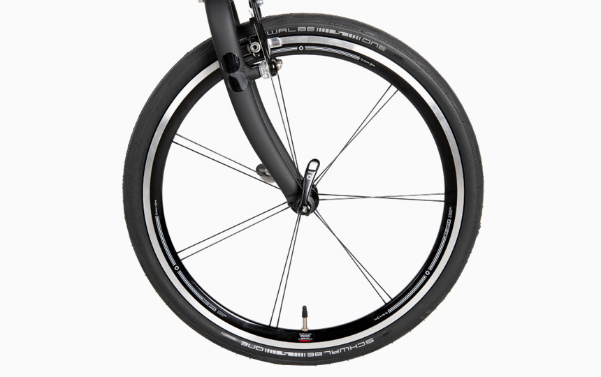 다혼 MU LX 11단 20인치 406 히든 니플 휠셋 디테일