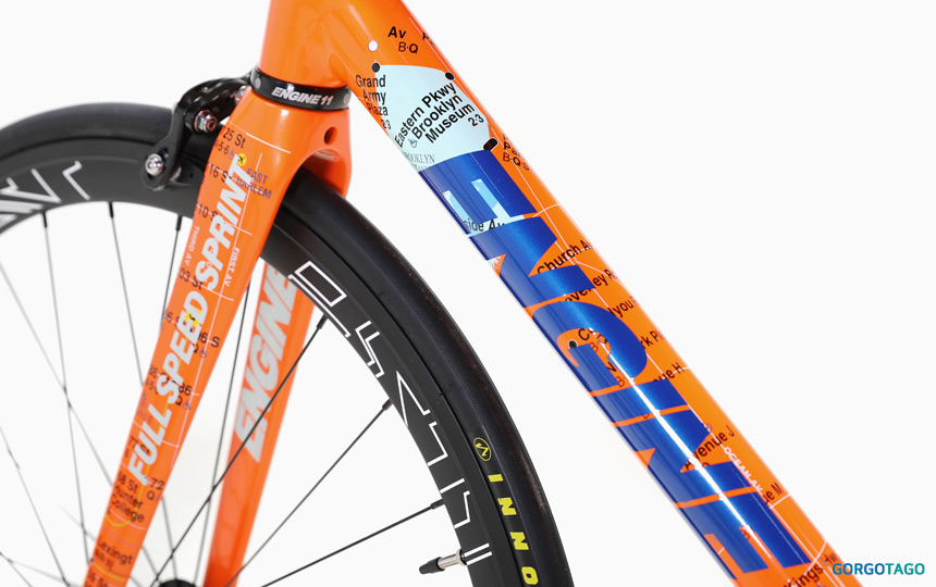 2026 엔진11 크릿디 픽시 뉴욕 컬러 포크 그래픽 디테일 이미지