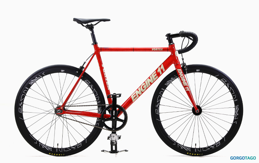 2026 엔진11 볼텍스 픽시 펄스 레드 컬러 측면 전체 이미지