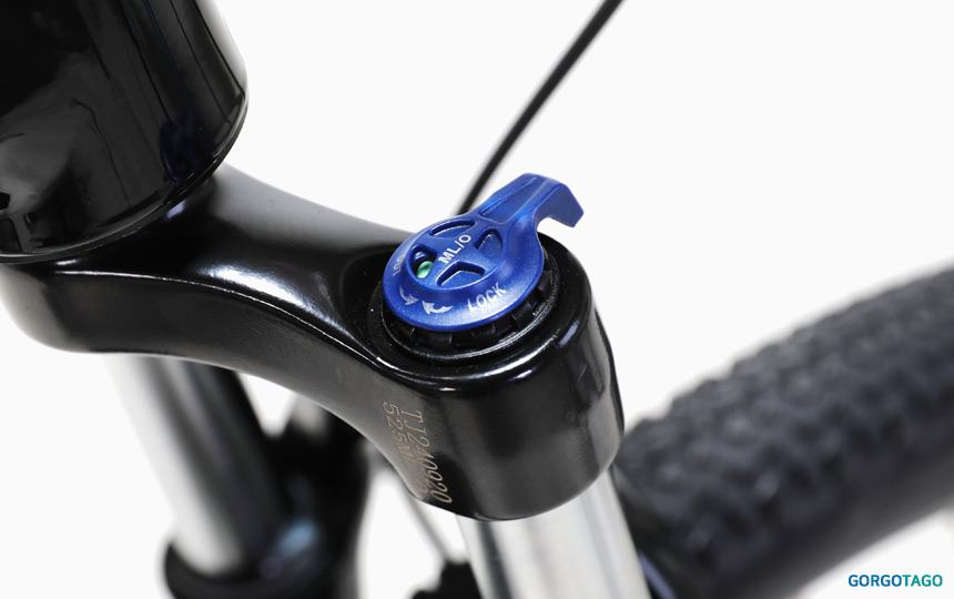 2026 예거 아스펜 S MTB 29인치 포크 상단 락아웃 레버 디테일