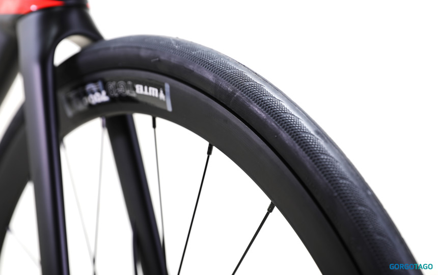 사바 샌프란시스코 EX-7 SE 105 쓰루액슬 휠셋 디테일 2