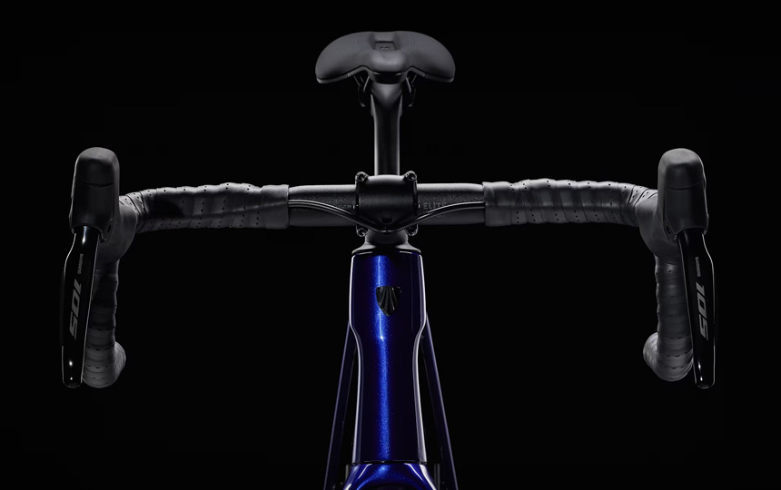 2024 트렉 도마니 SL 6 4세대 시마노 105 Di2 듀얼레버 콕핏 디테일