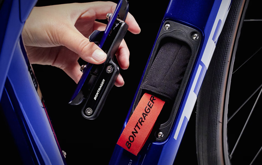 2024 트렉 도마니 SL 6 4세대 다운튜브 인터널 스토리지 디테일