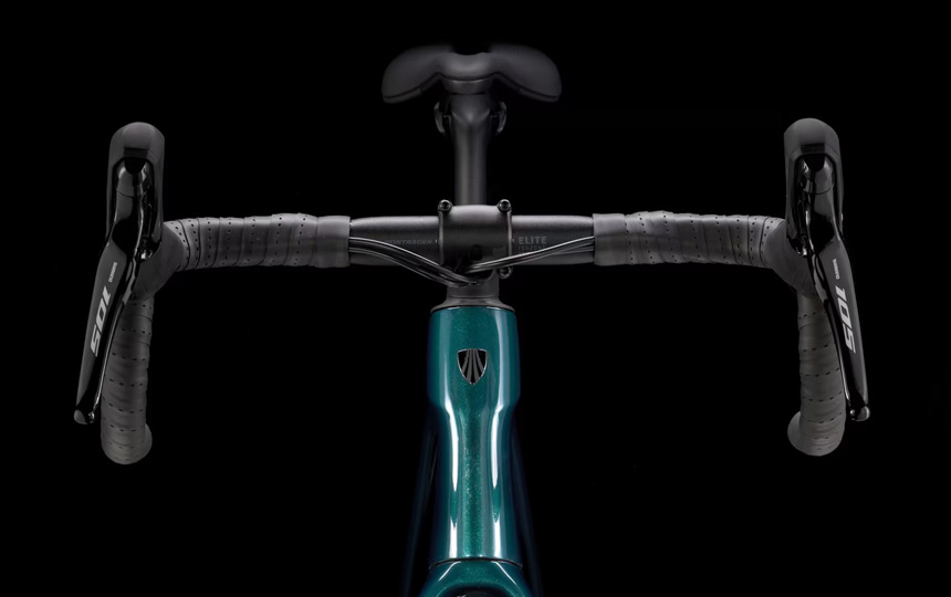 2025 트렉 도마니 SL 5 4세대 시마노 105 듀얼레버 콕핏 디테일