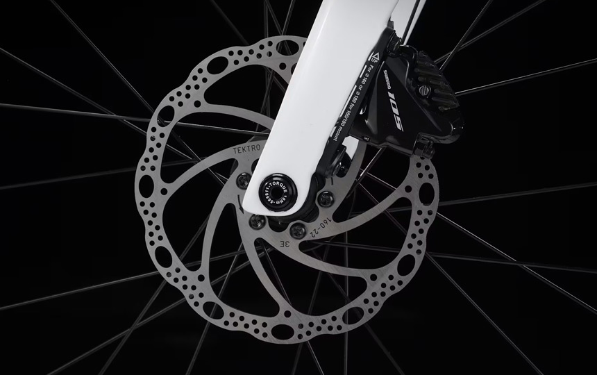 2025 트렉 에몬다 SL 4 유압디스크 브레이크와 구동부 이미지