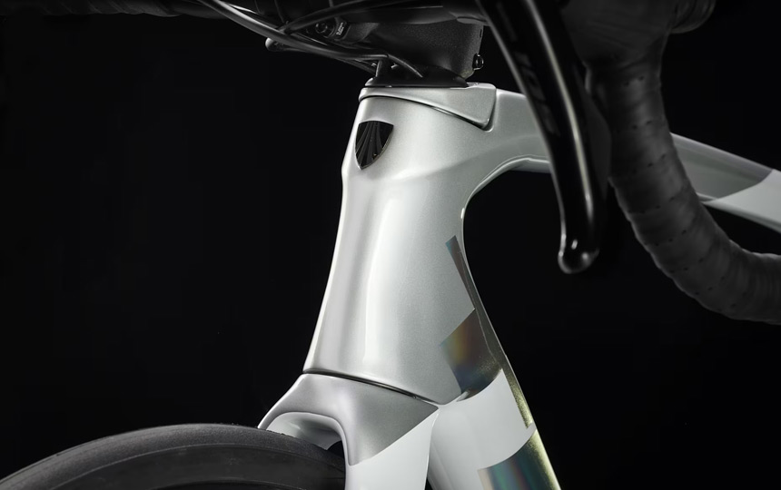 2025 트렉 에몬다 SL 4 인터널 케이블 루팅 프레임 디테일